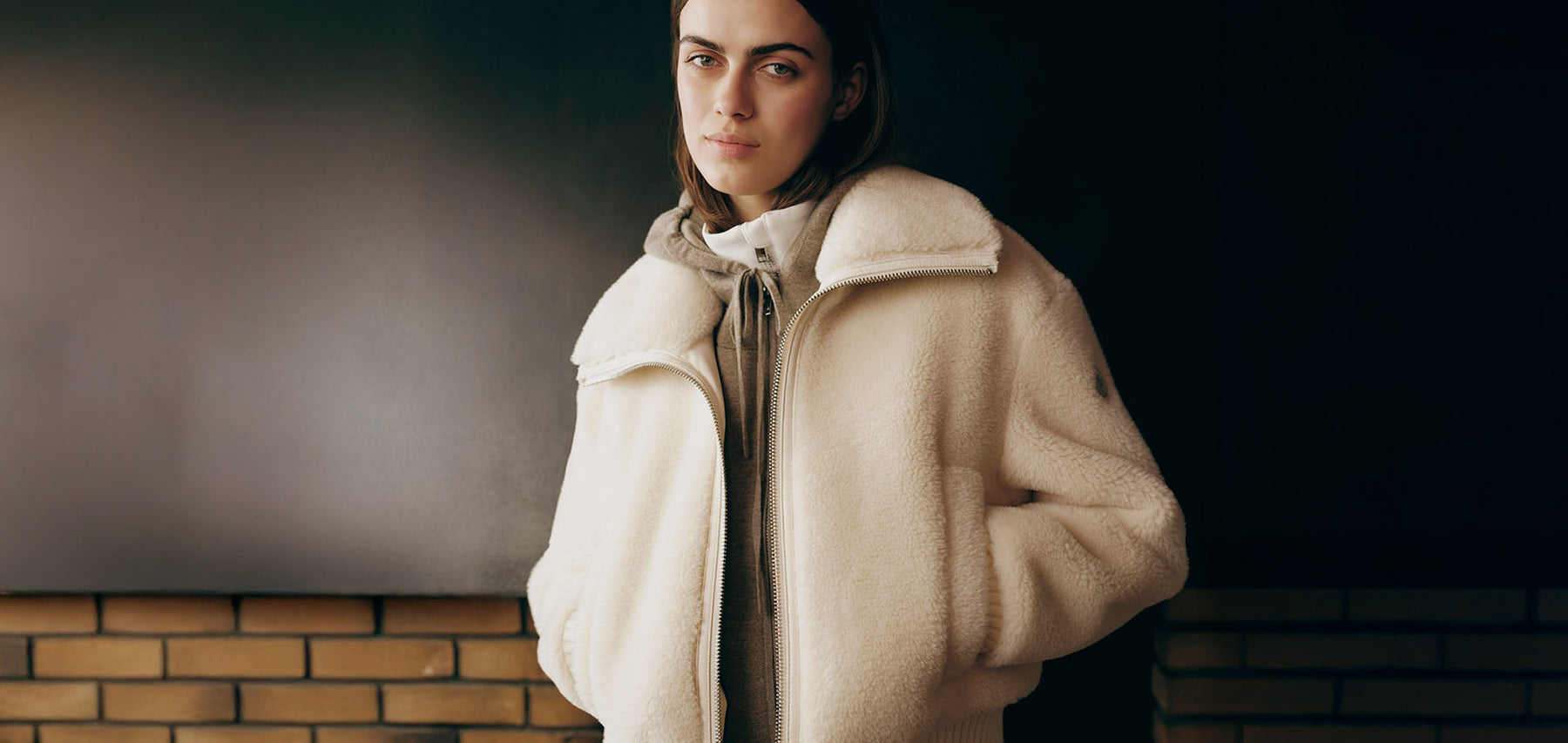 WOMEN'S COLLECTION