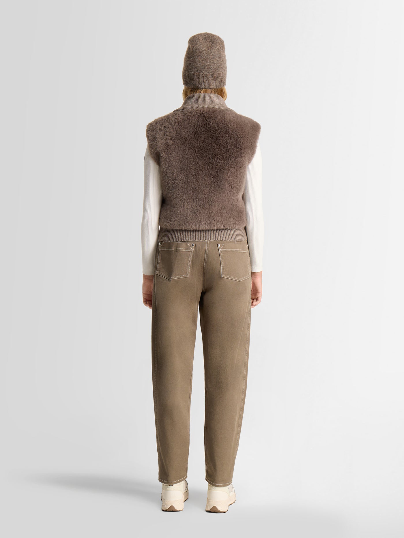 PIAGAE SLEEVELESS JACKET