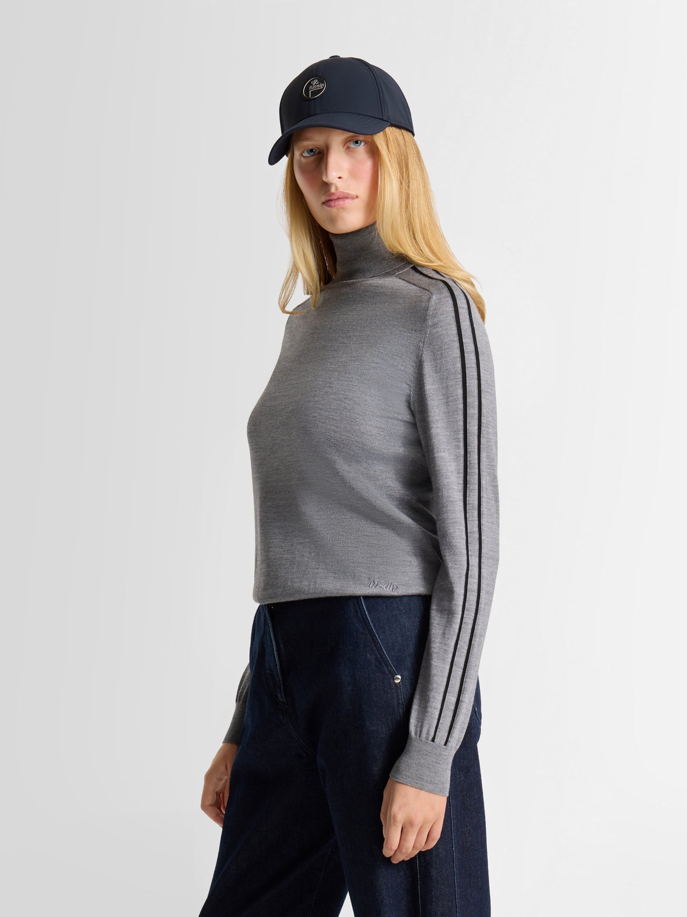 LARYANA SWEATER