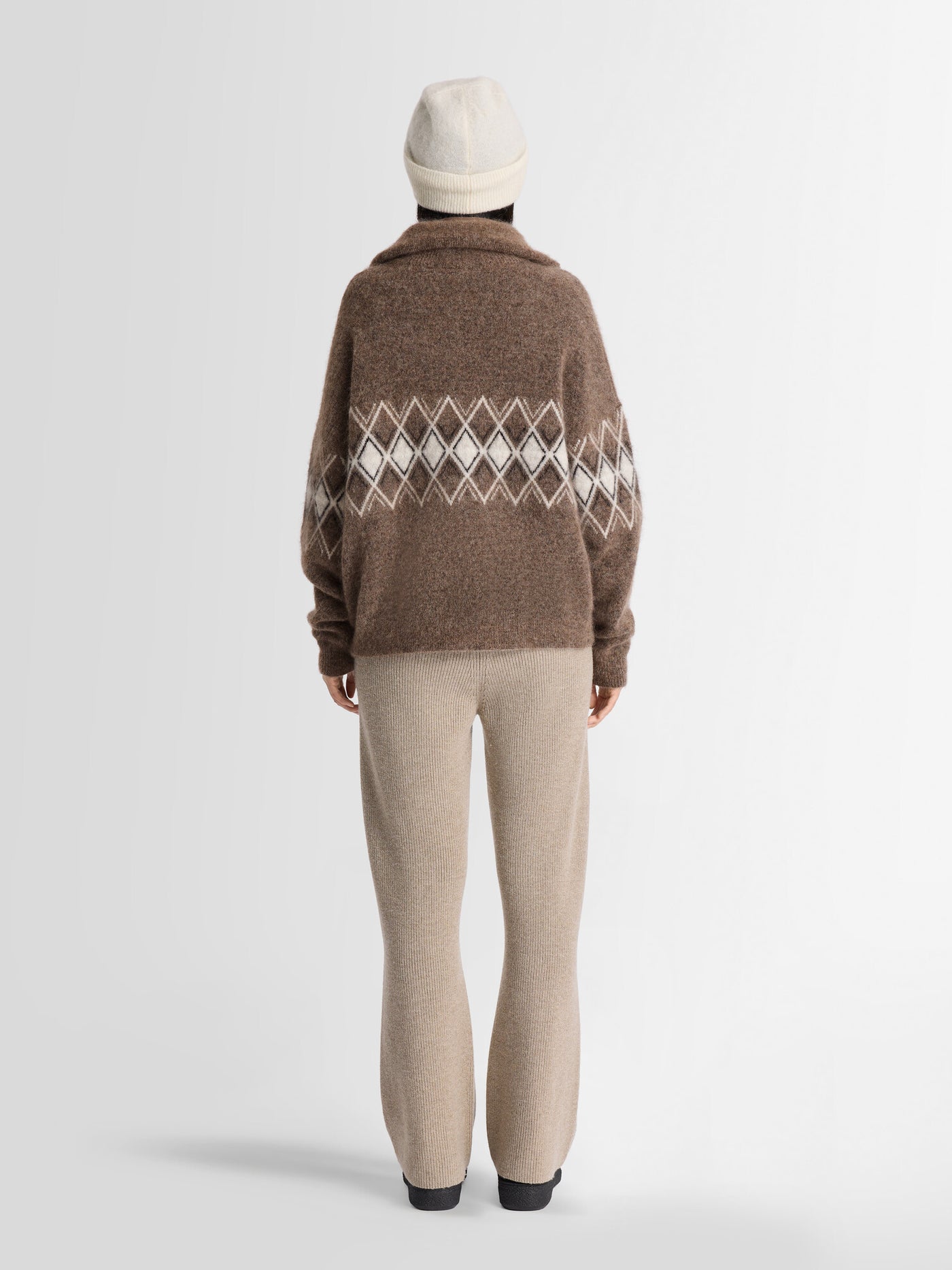 PULL MIREVA