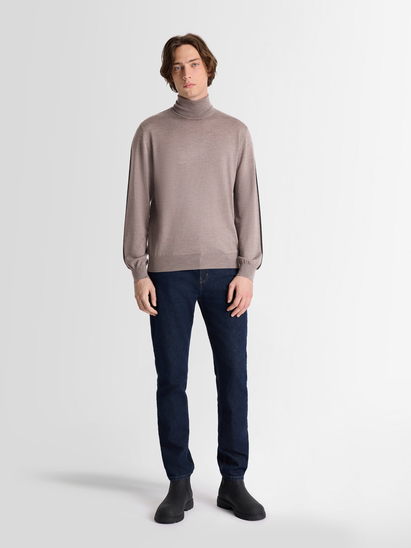 LARYAN SWEATER