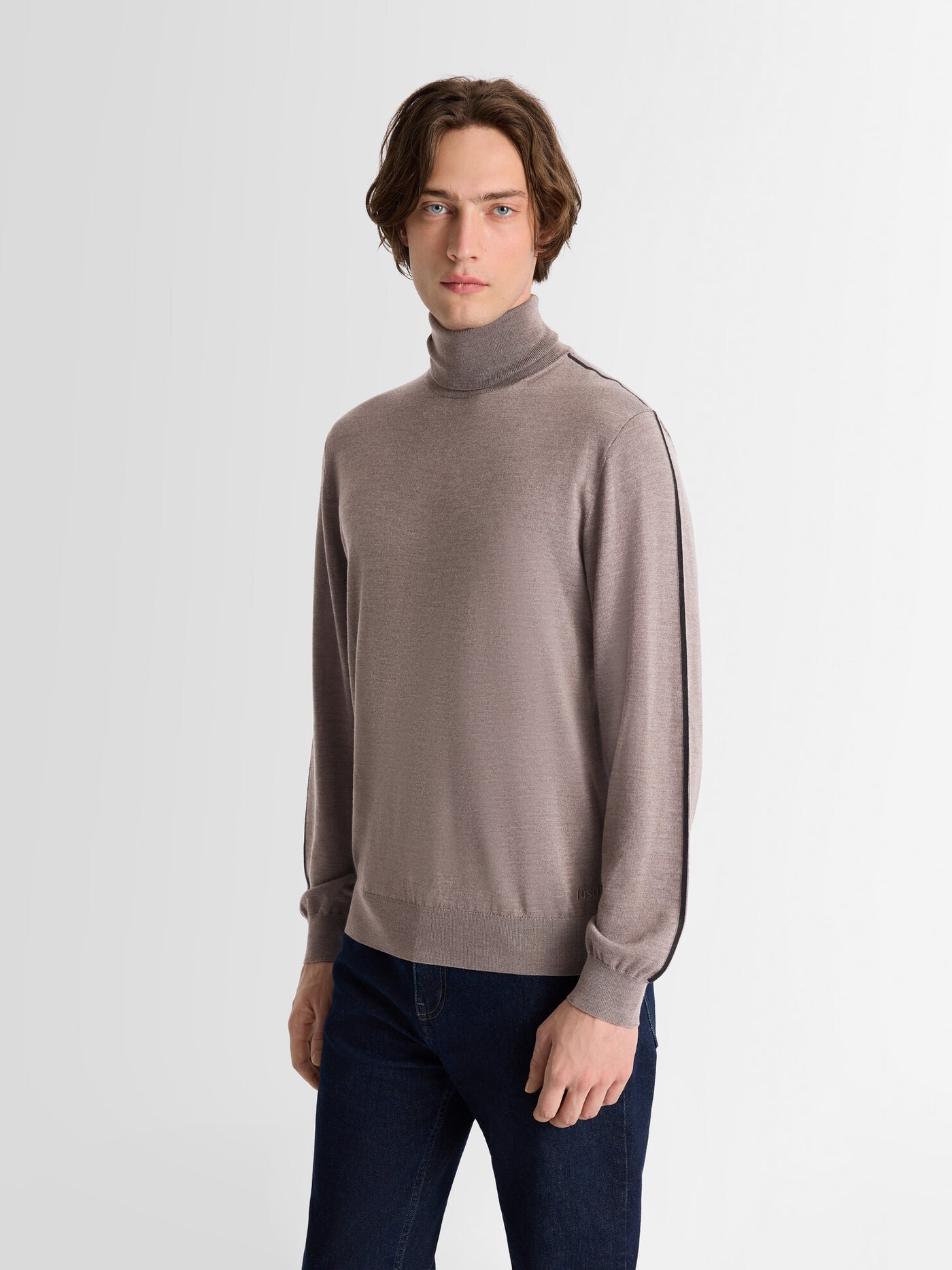 LARYAN SWEATER