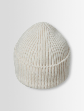 BONNET KNIT BEANIE