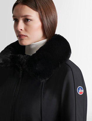 Large collar with removable synthetic fur